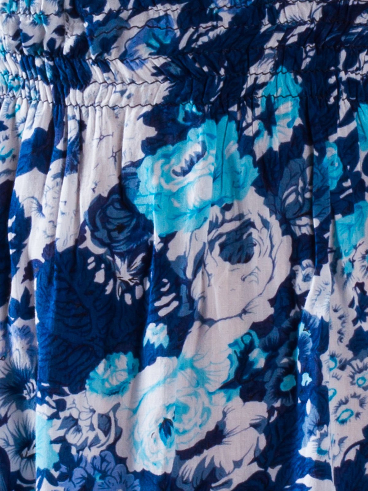 Vestido palabra de honor estampado — detalle del tejido